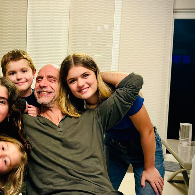 Kiki, Cousine de Léo