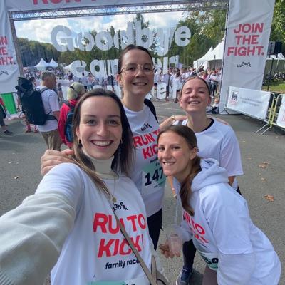 Les cops kickent le cancer