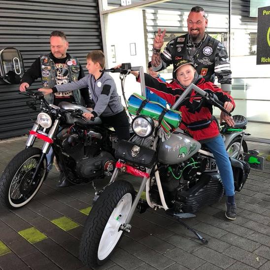 An alle Motorradfahrer, mit den schönen "Dicken"