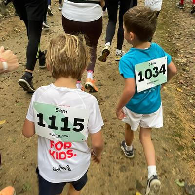 Girlfriends & Co Kicking Cancer