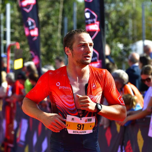 Benji loopt mee voor Kickcancer