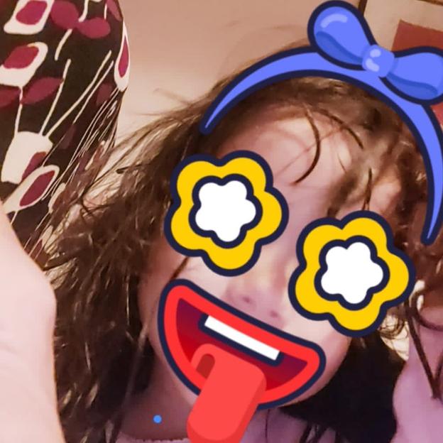 Iris, the bravest girl, kicks cancer