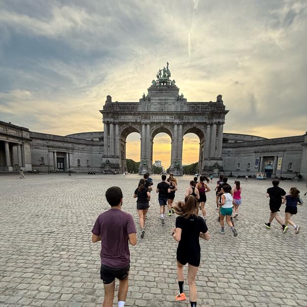 Manon runs to kick cancer