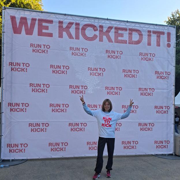 Elien RUN TO KICK