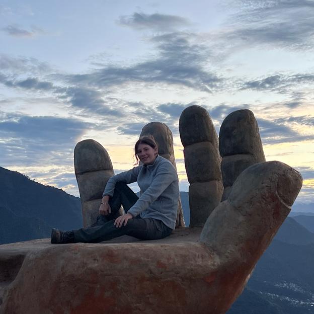 Isaline fir Aline goes gold