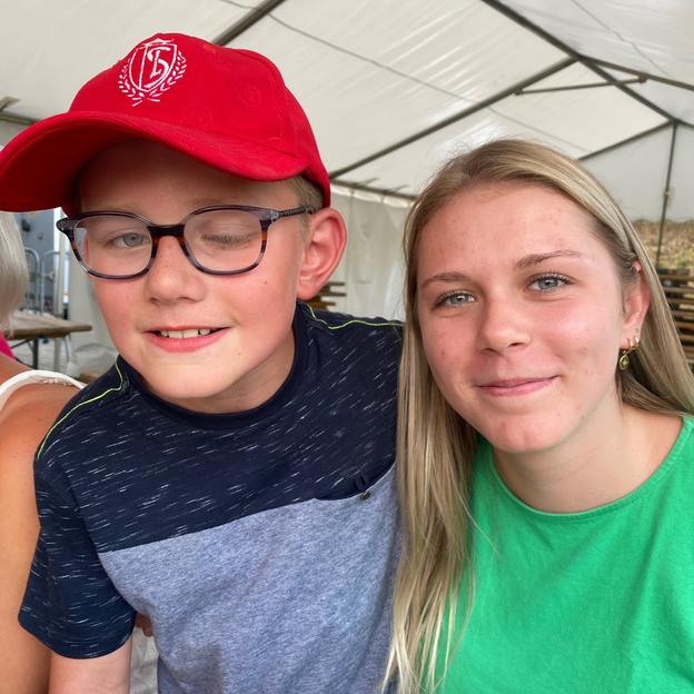 Elisa court pour Théo