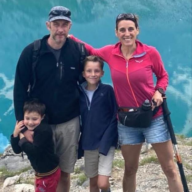 Serial Kickers - Julie