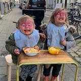 Emilou De zus van LOWIEKE