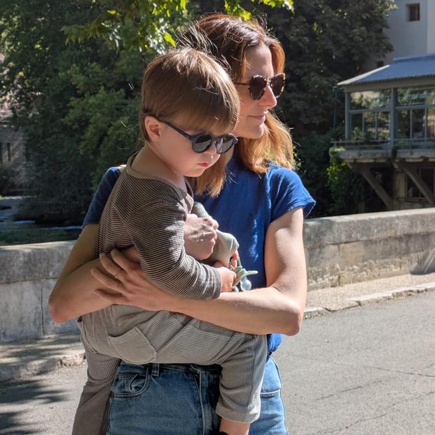 Celine court pour Elio