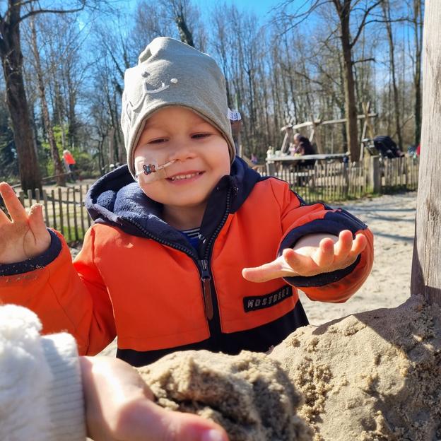 Joselyn & Katelyn, zusjes van Quintin