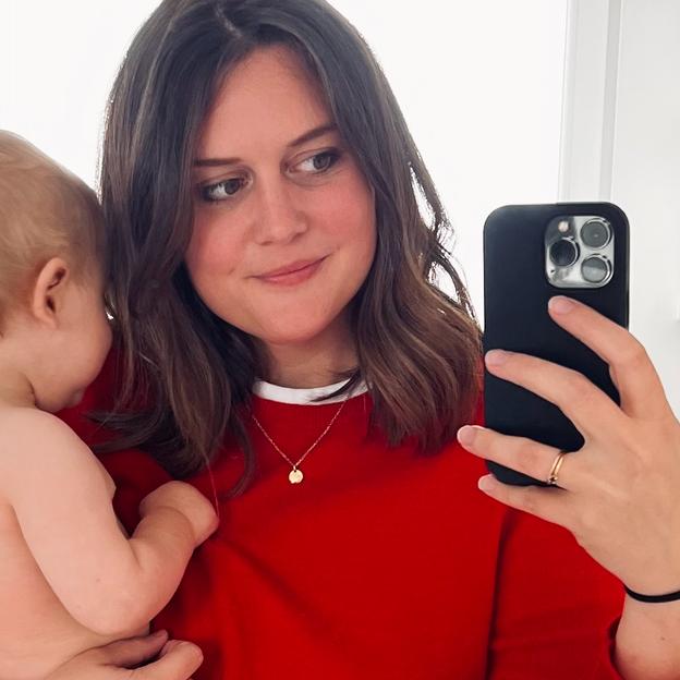 Step up, Kick with Delphine!