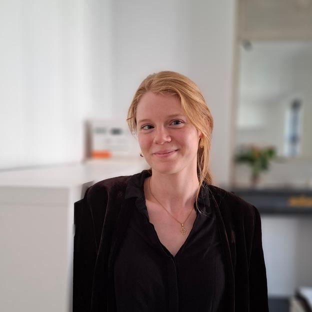 Marie runs to kick Cancer !