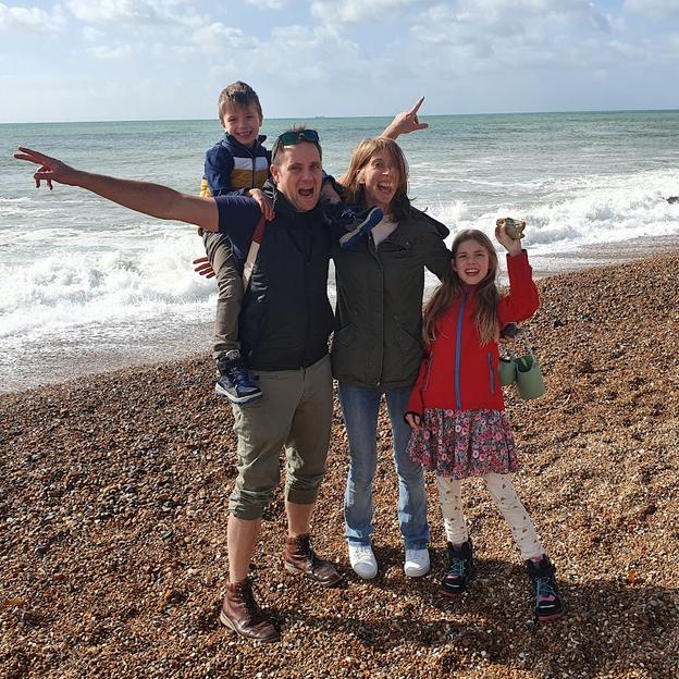 L'union fait la force et les goutes forment la mer.